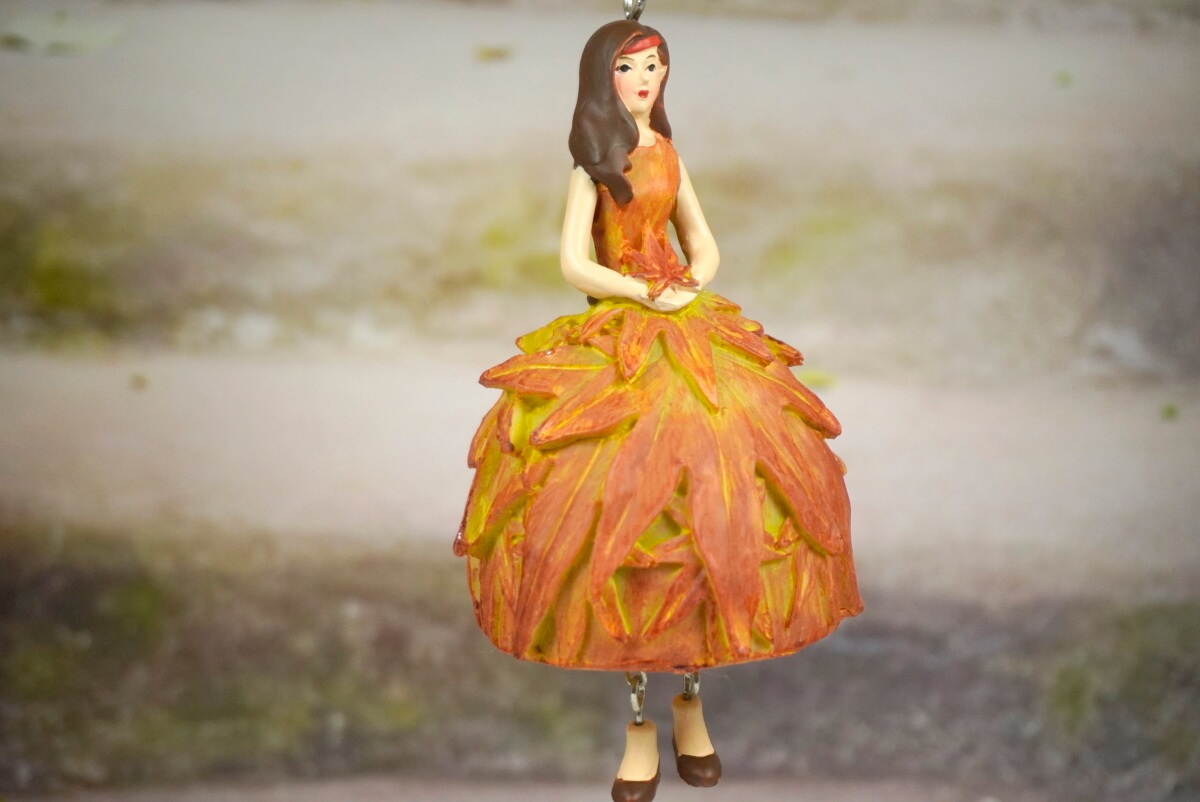 Deko Figur Blumenmädchen Ahornmädchen zum Hängen