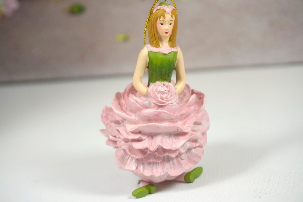Deko Figur Blumenmädchen Pfingstrosenmädchen Rosa zum Hängen
