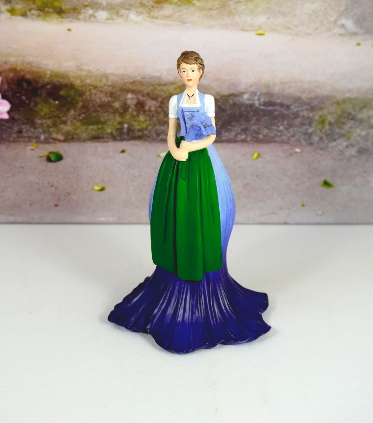 Deko Figur Blumenmädchen Enzianmädchen Stehend