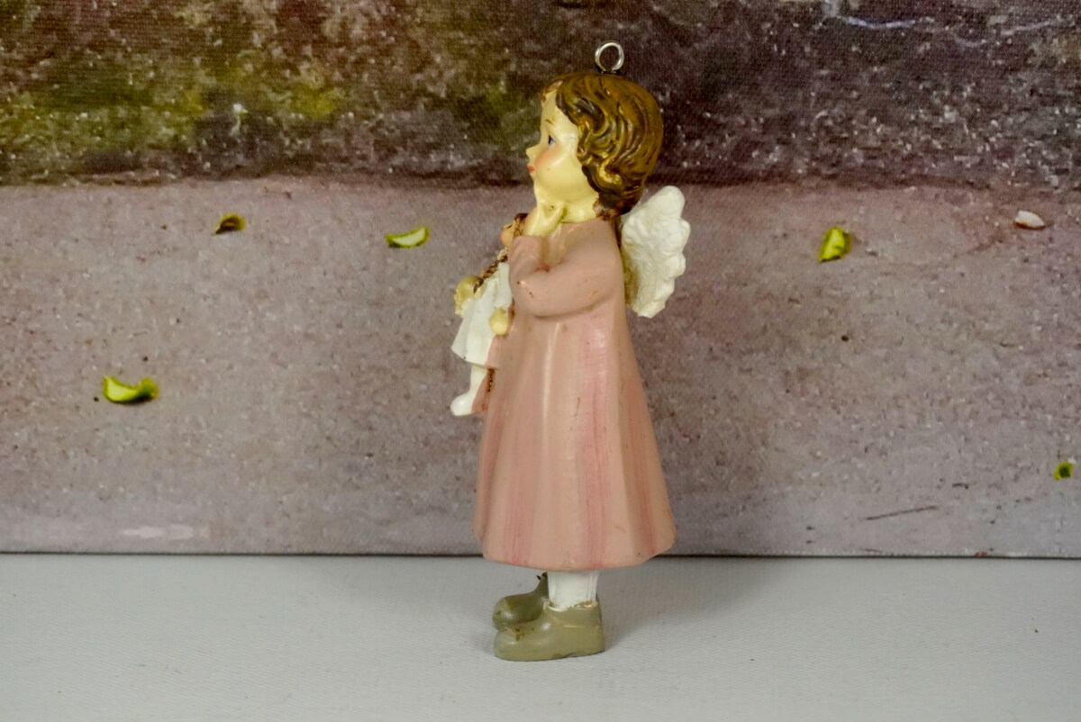 Dekofigur Schutzengel Engel Mädchen Aufhänger Mina Rosa mit Püppchen 10,5 cm
